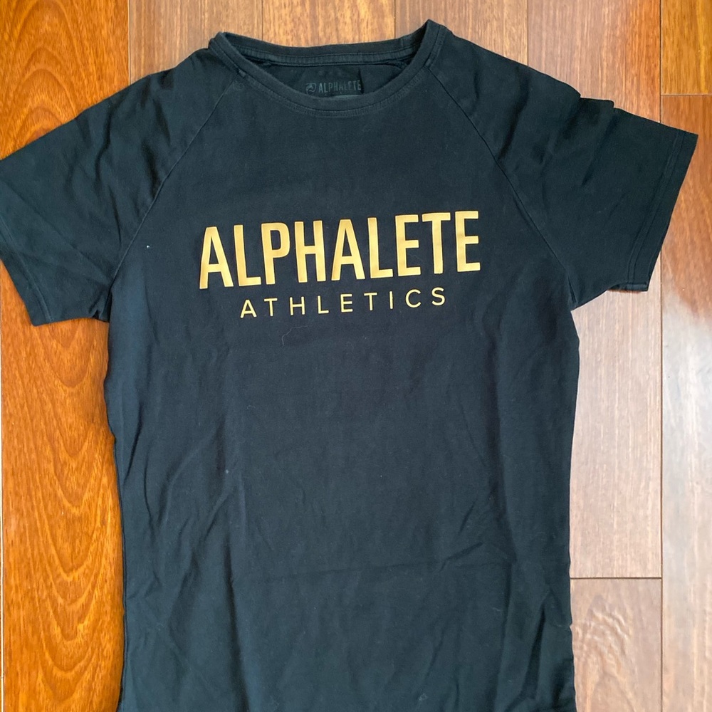 Alphalete shirt